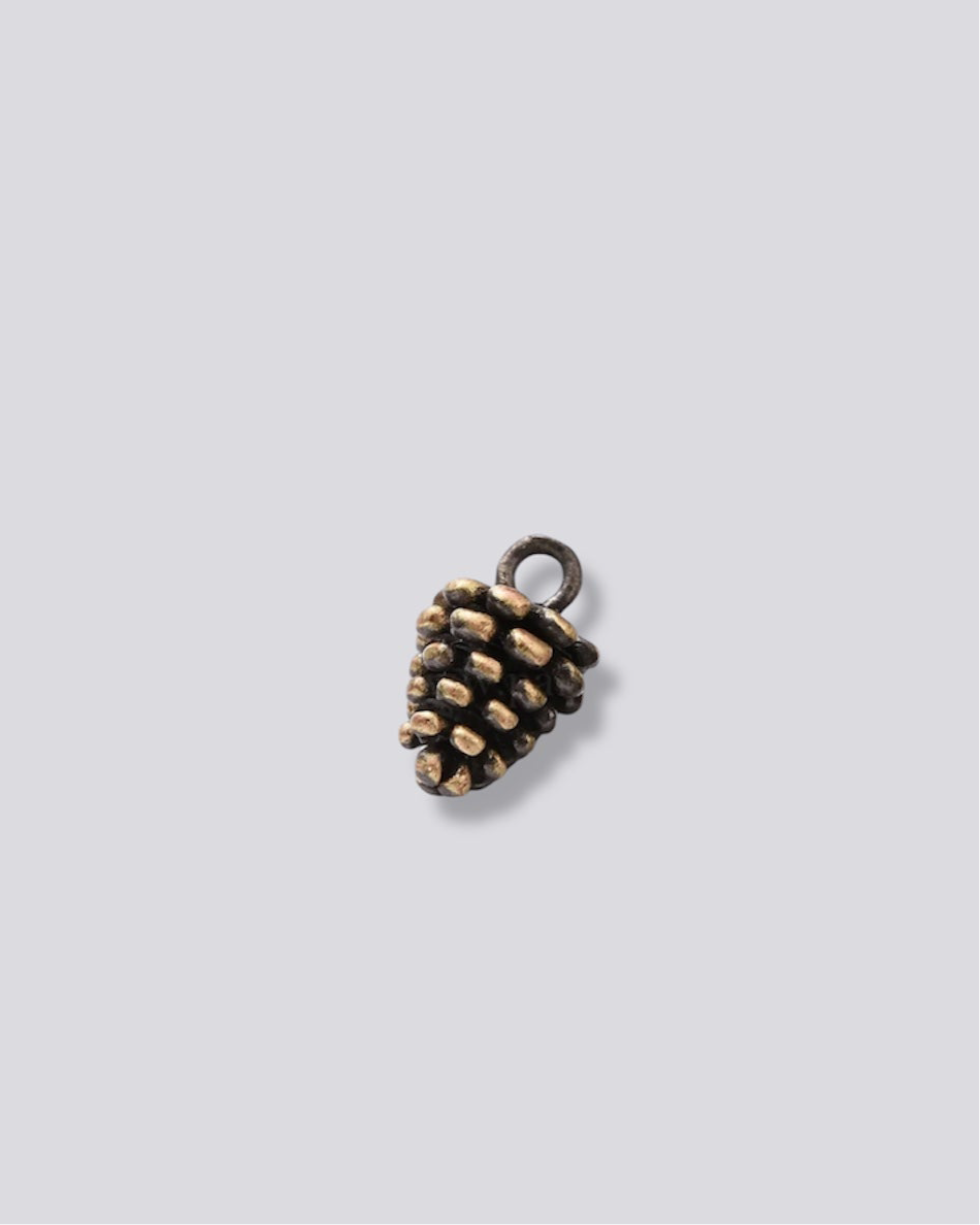 Charm « Pomme de pin »